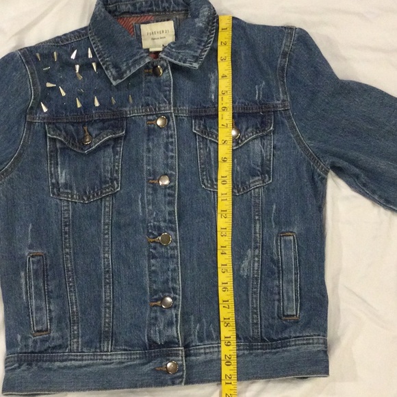 Forever 21 Jean Jacket Distressed with Spikes Size Small - Picture 9 of 11